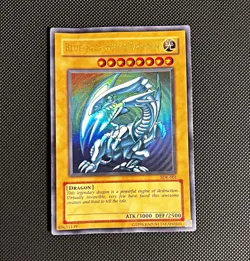 Konami Yu-Gi-Oh! Blue-Eyes White Dragon SDK-001 Ultra Rare Holo, Damaged - Image 1