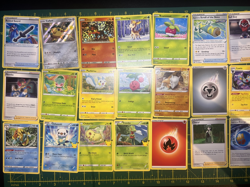 Pokemon TCG - Celebi collectors tin, Pokemon cards bundle (60 cards) (See desc.) - Image 4
