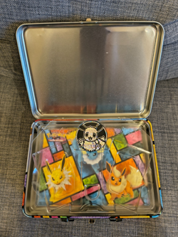 Pokemon TCG Eevee Collectors Chest Lunchbox Tin No Cards NM - Image 2