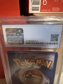 CGC 8 Charizard Base Set 2 Holo 4/130 2000 Pokemon TCG English - Image 4