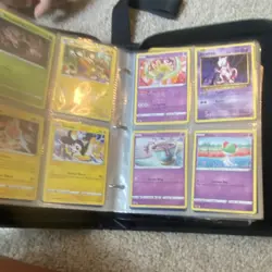 Pokemon TCG card lot + binder. 400+ cards - Image 3