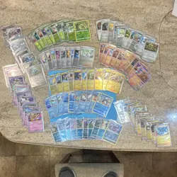 Pokemon TCG English Holo/Reverse Holo 100 card Lot no duplicates - Image 1