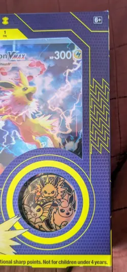 JOLTEON VMAX ⚡ Premium Collection Box Pokemon TCG Sealed - Image 2