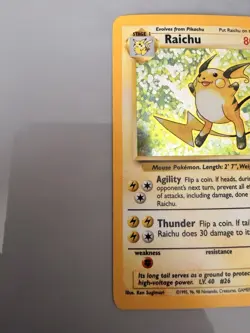 The Pokemon Company Pokemon TCG Raichu 014/102 Base Set Holo Rare Stage 1 80HP - Image 4
