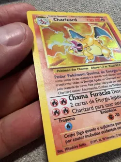 Pokemon TCG Charizard 4/102 Base Set Holo Rare Stage 2 120 HP Portuguese DAMAGED - Image 3
