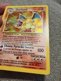 Pokemon TCG Charizard 4/102 Base Set Holo Rare Stage 2 120 HP Portuguese DAMAGED - Image 4