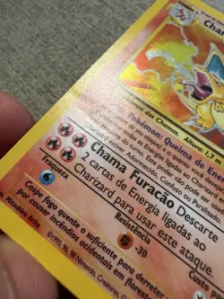 Pokemon TCG Charizard 4/102 Base Set Holo Rare Stage 2 120 HP Portuguese DAMAGED - Image 5