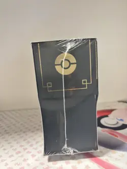Pokemon TCG Sword Shield Elite Trainer Box Plus Zamazenta - Image 4