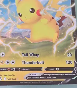 Pokemon Pikachu V 086/264 Fusion Strike Ultra Rare Holo NM - Image 4