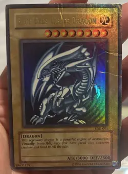 Konami Yu-Gi-Oh! Blue-Eyes White Dragon Starter Deck Kaiba Ultra Rare Holo - Image 1