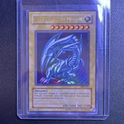Yu-Gi-Oh! Blue-Eyes White Dragon SDK-001 Ultra Rare Holo Unlimited (EN) - Image 1