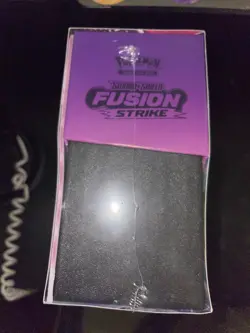 Pokemon TCG 2021 Sword & Shield: Fusion Strike Elite Trainer Box ETB MINOR TEAR 820650809330 - Image 3