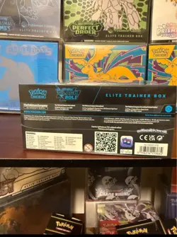 Scarlet & Violet Black Bolt Pokemon TCG Elite Trainer Box - Image 5