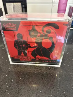 Pokemon TCG: Destined Rivals ETB Pokemon Center - SEALED ✅ With Acrylic Case - Image 1