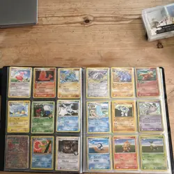 Nintendo Pokemon TCG Diamond & Pearl Stormfront Binder Lot 81 Cards Holo English - Image 3