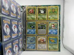 Pokemon TCG Southern Islands 3-Ring Binder with 40 cards - Image 4