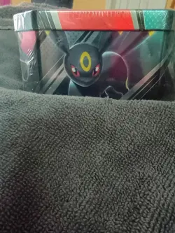 Pokemon TCG V Heroes Tin Umbreon V Box 2022 English Promo Booster - Image 3