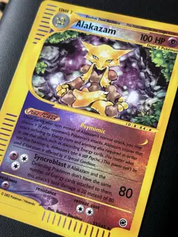 NM-/LP+ Alakazam 33/165 - Reverse Holo - Expedition E Reader - Pokemon Card WOTC - Image 2