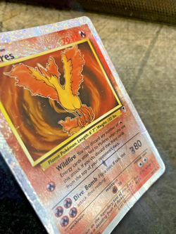 Moltres - 30/110 - Legendary Collection Reverse Holo - Pokemon TCG - DAMAGED! - Image 2