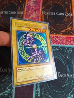 Yu-Gi-Oh! TCG Dark Magician SDY-006 Ultra Rare Unlimited Lightly Played - Image 2