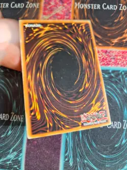 Yu-Gi-Oh! TCG Dark Magician SDY-006 Ultra Rare Unlimited Lightly Played - Image 4