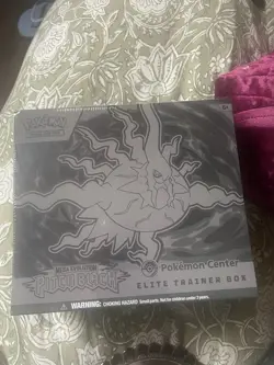 Pokemon Center Pokemon TCG Elite Trainer Box Mega Evolution—Pitch Black Booster - Image 2