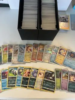 Huge Pokemon 1000+ Card Lot - Common/Uncommon w/ 50+ REV HOLOS & 15 HOLOS NM-LP - Image 1