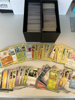 Huge Pokemon 1000+ Card Lot - Common/Uncommon w/ 50+ REV HOLOS & 15 HOLOS NM-LP - Image 3