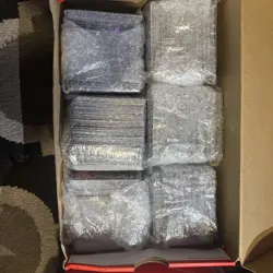 Random Pokemon card Bulk Lot (300 Holo, Reverse Holo, Rares, Uncommons, + More - Image 3