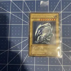 Yu-Gi-Oh! TCG Card Vintage Blue Eyes White Dragon Holographic Sdk-001 - Image 1