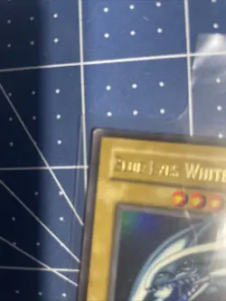 Yu-Gi-Oh! TCG Card Vintage Blue Eyes White Dragon Holographic Sdk-001 - Image 4