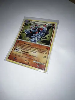 Pokemon TCG Gliscor Undaunted 4/90 Holo Holo Rare - Image 1