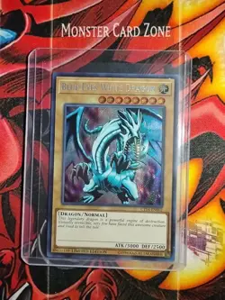 Blue-Eyes White Dragon CT14-EN002 Secret Rare Limited Edition Yugioh TCG Card NM - Image 1