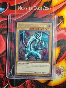 Blue-Eyes White Dragon CT14-EN002 Secret Rare Limited Edition Yugioh TCG Card NM - Image 2