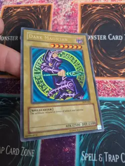 Yugioh Dark Magician SDY-006 Ultra Rare Unlimited Moderately Played b2/ - Image 2