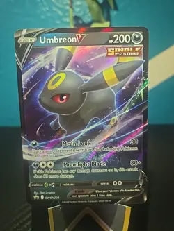Umbreon V SWSH203 SWSH: Sword & Shield Promo Card Holo - Image 1