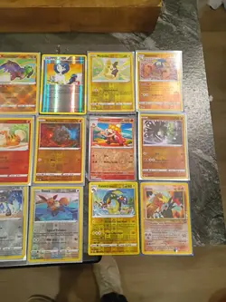 Mixed 25 Lot Of Reverse Holographic Pokemon Cards - Image 2
