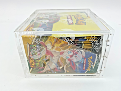 Pokemon TCG: Sword & Shield Evolving Skies Booster Box Sealed w/ Acrylic Case #2 - Image 4