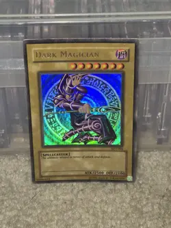 1996 Vintage Yu-Gi-Oh! Dark Magician HOLO Trading Card Game SDY-006 - Image 1