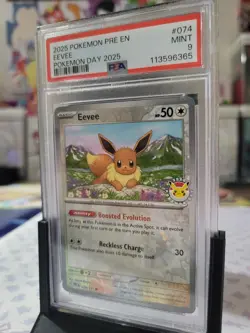 2025 POKEMON PRE EN-PRISMATIC EVOLUTIONS #074 EEVEE POKEMON DAY 2025 PSA 9 MINT - Image 2