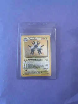 Pokemon TCG Magneton Base Set Holo Unlimited Rare Card 9/102 - Image 2