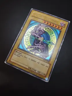 YUGIOH 2003 | DARK MAGICIAN | SDY-G005 | OLD PRINT GERMAN | GOOD (HEAVY PLAYED) - Image 3