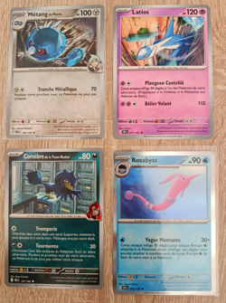 Lot De 4 Cartes Pokemon, dont 1 Holo et 1 Argentee - Image 1