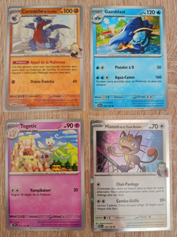 Lot De 4 Cartes Pokemon, dont 1 Holo et 1 Argentee - Image 1
