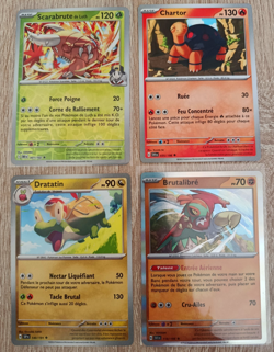 Lot De 4 Cartes Pokemon, dont 1 Holo et 1 Argentee - Image 1