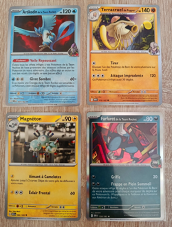 Lot De 4 Cartes Pokemon, dont 1 Holo et 1 Argentee - Image 1