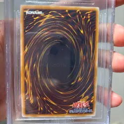 BGS 8.5 2001 Blue Eyes White Dragon SM-51 Ultimate Rare YuGiOh Card Japanese NM - Image 2