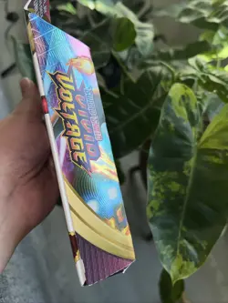 Pokemon Vivid Voltage Charizard Theme Deck Promo Holo in Hand 2020 RARE 820650807572 - Image 4