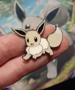 Radiant Eevee Pokemon GO Promo Card (SWSH230) with Enamel Pin and Playmat - Image 3