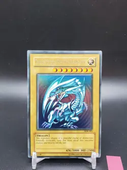 Blue-Eyes White Dragon SDK-001 Ultra Rare Unlimited HP/DMG Yugioh Card - Image 1